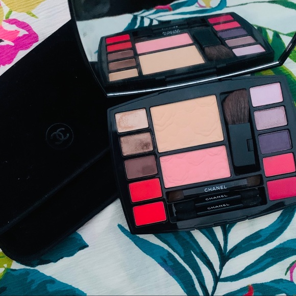 Chanel makeup 💄 - Picture 5 of 5